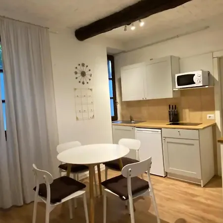 Bella Como Apartment *