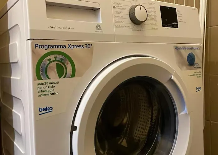 Bella Como